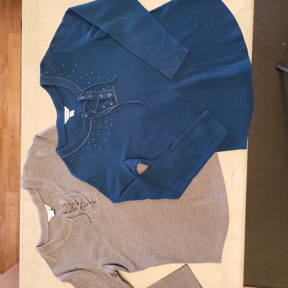 Lot of 2 Thermal bling tops